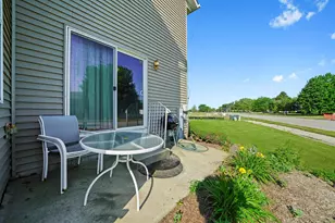 1225 Alexandria Dr, Sycamore, IL 60178 - Photo 1