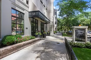 33 W Delaware Pl, Chicago, IL 60610 - Photo 1