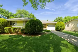 184 Kathleen Dr, Elgin, IL 60123 - Photo 1