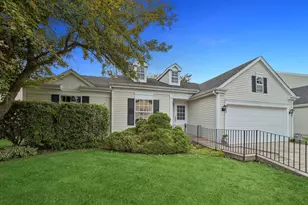 52 McKinley Ln, Streamwood, IL 60107 - Photo 1