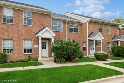 7 4 Seasons Court, Elmhurst, IL 60126 - Photo 1