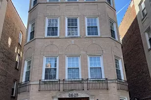 2625 W Greenleaf Ave, Chicago, IL 60645 - Photo 1