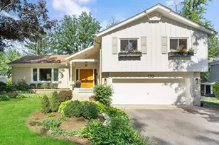 130 Exmoor Ave, Glen Ellyn, IL 60137 - Photo 1