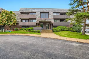 525 Timber Ridge Dr, Carol Stream, IL 60188 - Photo 1