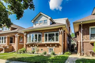 5262 N Lind Ave, Chicago, IL 60630 - Photo 1