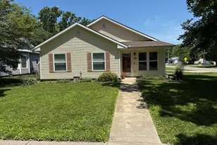 608 E Lincoln St, Saint John, IL 61873 - Photo 1