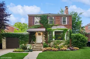 5515 N Virginia Ave, Chicago, IL 60625 - Photo 1