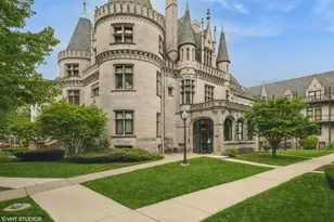 4938 S Drexel Blvd, Chicago, IL 60615 - Photo 1