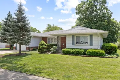 534 Grosvener Lane, Elk Grove Village, IL 60007 - Photo 1