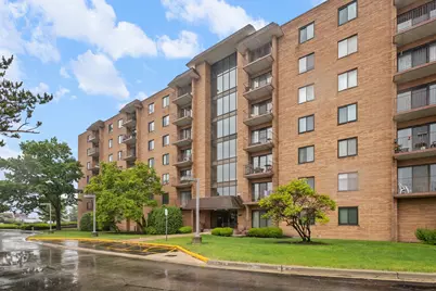 1717 W Crystal Lane #310, Mount Prospect, IL 60056 - Photo 1