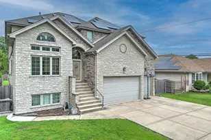 4914 W 82nd St, Burbank, IL 60459 - Photo 1