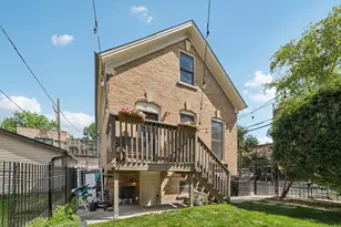 2118 W Schiller St, Chicago, IL 60622 - Photo 1