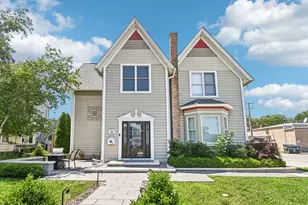 30 S Slusser St, Grayslake, IL 60030 - Photo 1