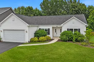 242 Alden Dr, Sycamore, IL 60178 - Photo 1