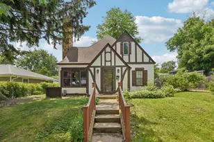 328 N Shaddle Ave, Mundelein, IL 60060 - Photo 1