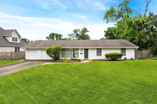 532 E Hawthorne Blvd, Wheaton, IL 60187 - Photo 1