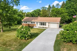 23463 N Meadow Ln, Barrington, IL 60010 - Photo 1