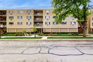 425 Home Ave, Oak Park, IL 60302 - Photo 1