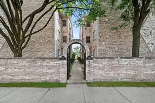 5407 N Milwaukee Ave, Chicago, IL 60630 - Photo 1