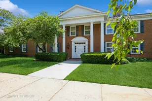 521 Coventry Ln, Crystal Lake, IL 60014 - Photo 1