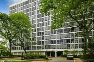 601 E 32nd St, Chicago, IL 60616 - Photo 1