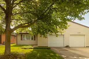 1521 Pebblewood Dr, Sycamore, IL 60178 - Photo 1