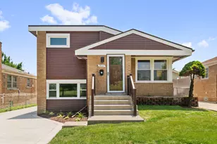 2637 W 93rd Pl, Evergreen Park, IL 60805 - Photo 1