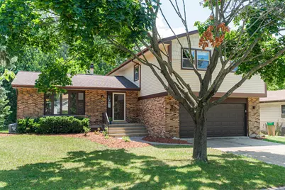 1707 Roosa Lane, Elk Grove Village, IL 60007 - Photo 1