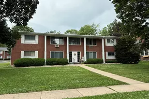 124 N Whistler A-7 Ave, Freeport, IL 61032 - Photo 1