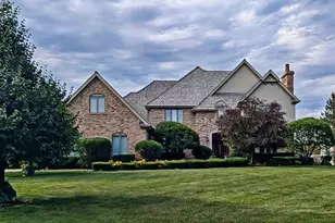 14590 S Somerset Cir, Green Oaks, IL 60048 - Photo 1