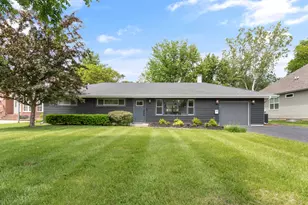 705 Parkway Dr, Wheaton, IL 60187 - Photo 1