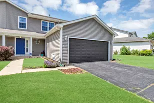 1004 Oak Ridge Dr, Streamwood, IL 60107 - Photo 1