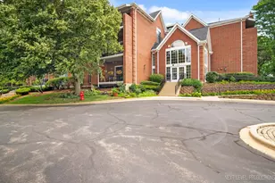 15 Hunt Club Dr, Saint Charles, IL 60174 - Photo 1