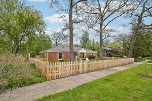 14 E Woodland Rd, Lake Bluff, IL 60044 - Photo 1