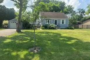 652 N Maple Ave, Palatine, IL 60067 - Photo 1