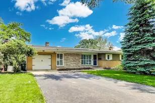 141 S Cedar St, Palatine, IL 60067 - Photo 1