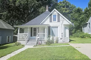 611 S Dixon Ave, Dixon, IL 61021 - Photo 1