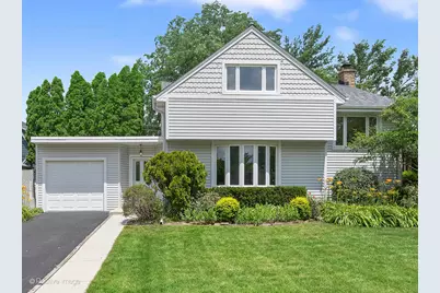 118 Burlington Avenue, Clarendon Hills, IL 60514 - Photo 1