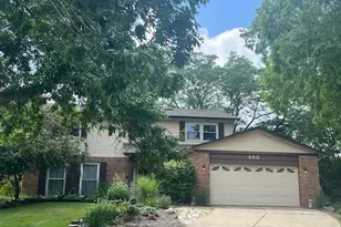 680 Crystal Ct, Schaumburg, IL 60193 - Photo 1
