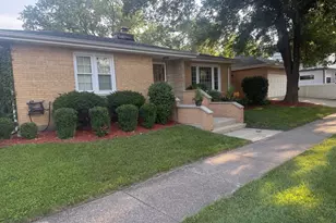 901 Florence Dr, Park Ridge, IL 60068 - Photo 1