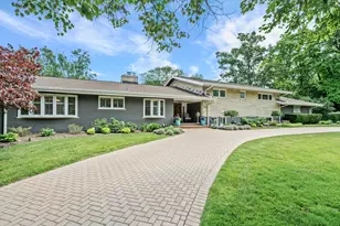 301 Crabtree Ln, Glenview, IL 60025 - Photo 1