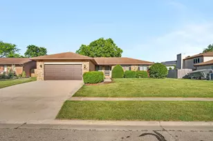 918 Lakewood Dr, Morris, IL 60450 - Photo 1