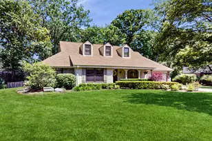 39 Keswick Ct, Lincolnshire, IL 60069 - Photo 1