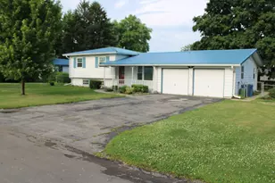 819 S West St, Earlville, IL 60518 - Photo 1