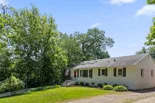 524 Cheyenne Dr, Lake in the Hills, IL 60156 - Photo 1