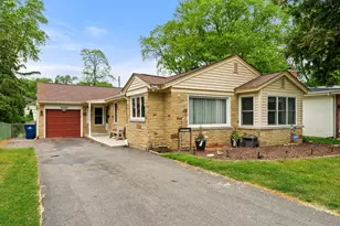 2250 Corona Rd, Waukegan, IL 60087 - Photo 1