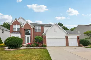 816 Blue Ridge Dr, Streamwood, IL 60107 - Photo 1