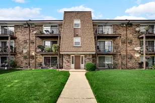 9819 Nottingham Ave, Chicago Ridge, IL 60415 - Photo 1