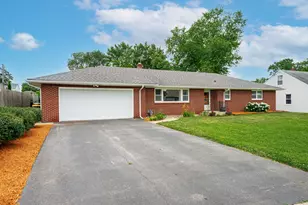 427 Burrwood Ave, Loves Park, IL 61111 - Photo 1