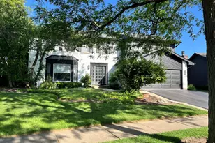 4028 Lindenwood Ln, Northbrook, IL 60062 - Photo 1